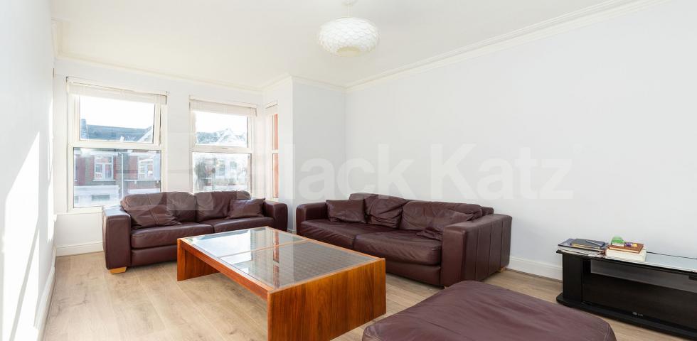 			with large study, 2 Bedroom, 1 bath, 1 reception Flat			 Coleraine road, Wood Green